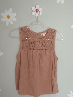 NWOT Hem & Thread Blush Beige Sleeveless Lace Floral Chest Detail Cotton Blouse